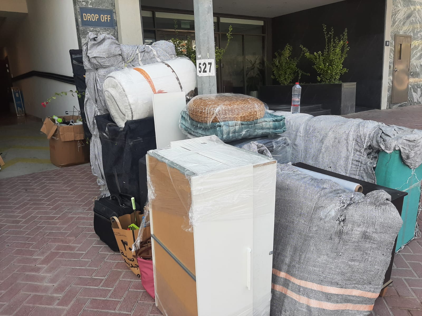Movers And Packers In Dubai | Commercial Moving | Office Business Movers & Packers | Movers And Packers In JVC Dubai - Professional Sh Movers