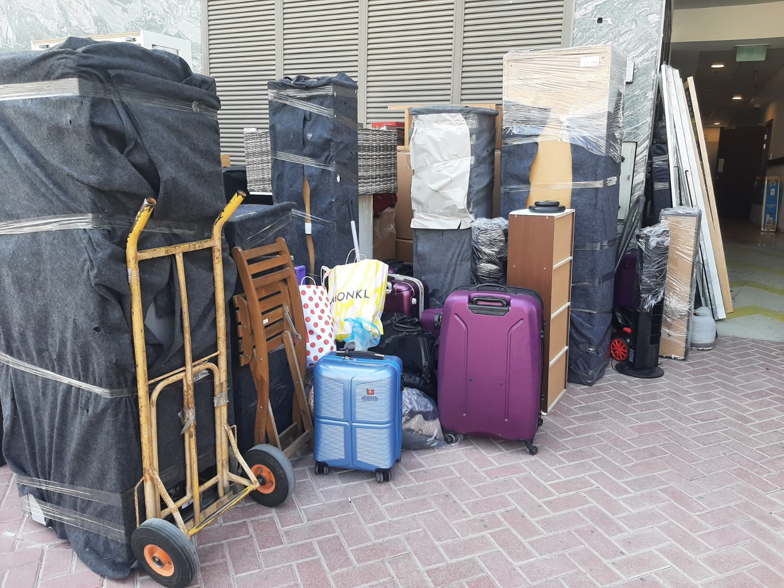 Movers And Packers In Dubai | Villa Movers And Packers In Dubai | House Movers And Packers In Dubai | Cheap Movers And Packers In Dubai - Professionalshmovers.com
